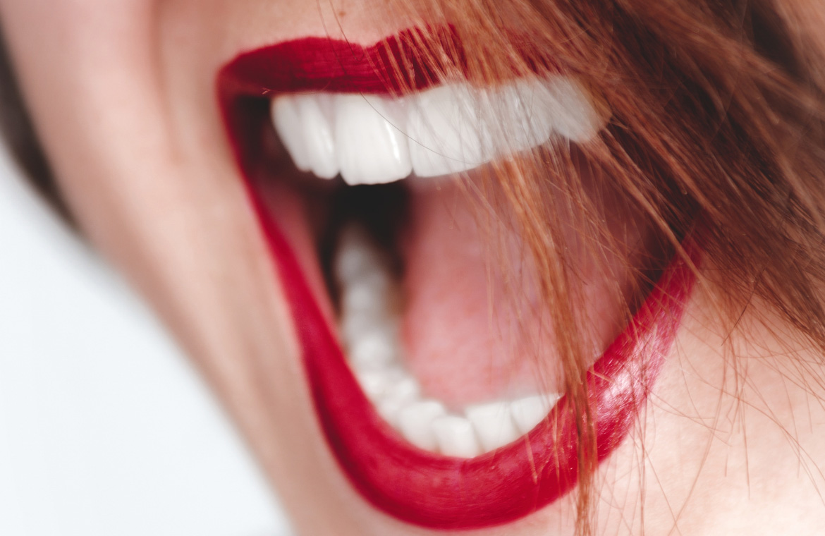 Estos son los riesgos de limarse los dientes