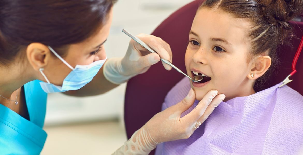 Descubre los factores que favorecen la aparición de caries dentales