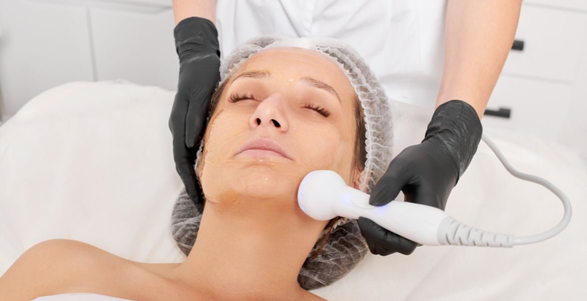Rejuvenece tu piel sin cirugía con el tratamiento de radiofrecuencia en Clínica Dental Simón
