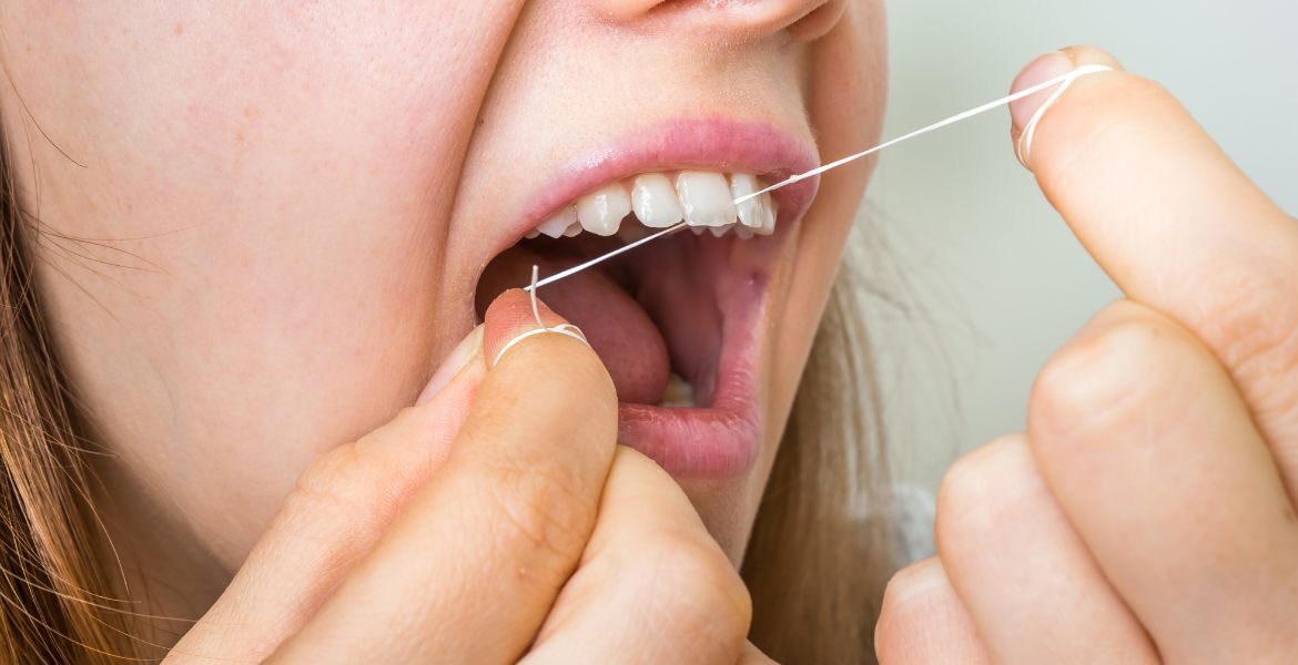La ciencia revela que el uso regular de hilo dental puede reducir el riesgo de sufrir un ictus