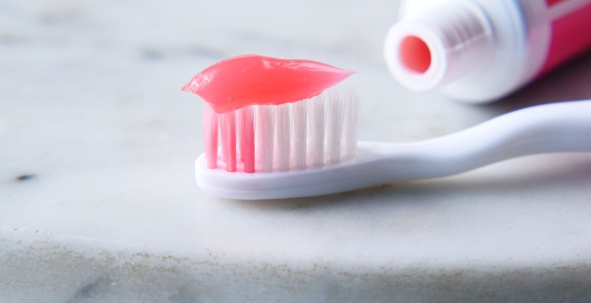 El error que cometes con tu cepillo de dientes pone en riesgo tu salud dental